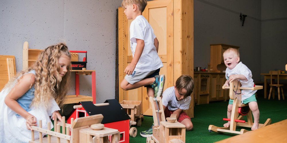 Comment choisir une nounou ou une crèche pour votre famille ?