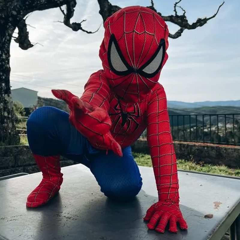 spiderman_costume_table